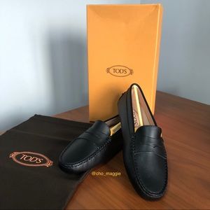 TOD’s Gommino Black Leather Loafer sz36